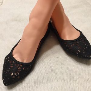Twisted SEXY black flats The Buckle store Size 8